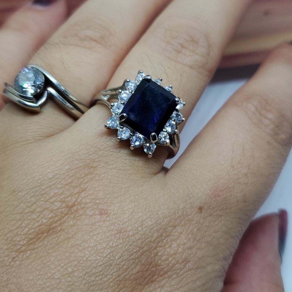 Sapphire Ring - Picture 4 of 5
